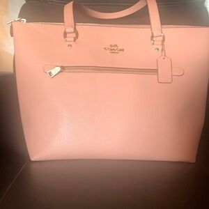 Coach bag in shell pink